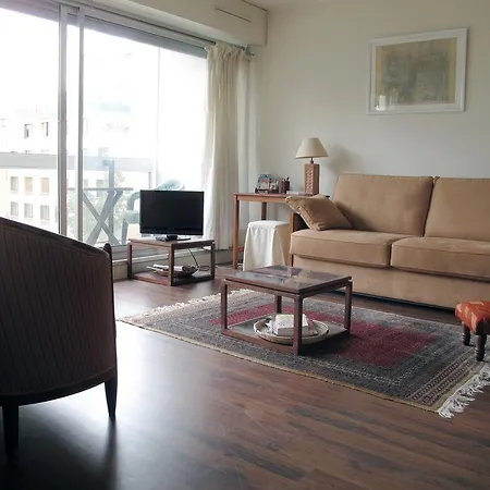 Studio Balcony Versailles Parigi